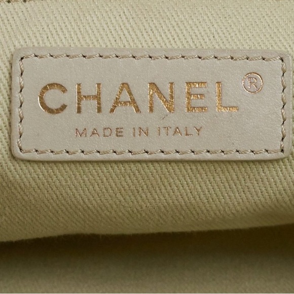 CHANEL Black Quilted Iridescent Calfskin Leather Chain Strap Bowling Bag - Picture 8 of 10